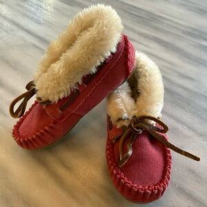 Minnetonka Pink Suede Moccasins with Fur Trim and Lining
